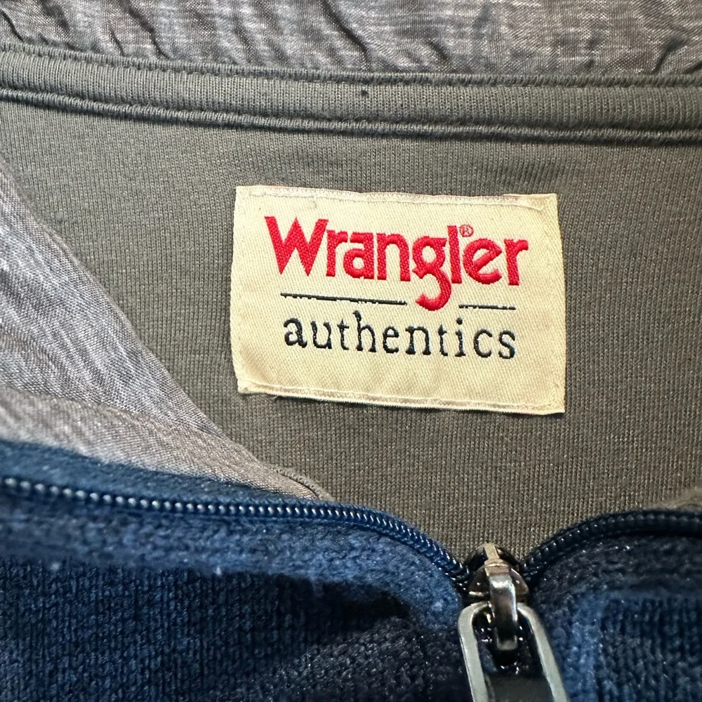 Wrangler Authentics Men’s Quarter Zip Pullover - EUC